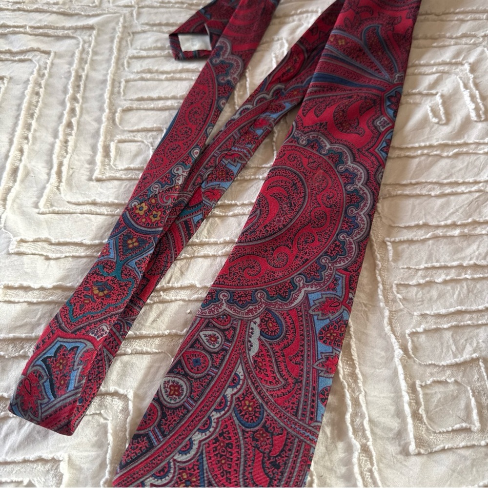 Liberty of London Vibrant Red and Blue Paisley Tie